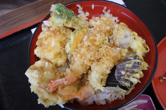 三條屋 - 三春（食堂）の写真