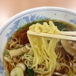 一口茶屋 - 醤油らーめん　麺