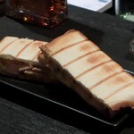 DEN - 特製ホットサンド