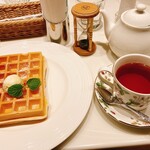 カフェ 英國屋 - ワッフルとブレンドティー