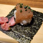 鮨と地酒 地雷也 - 真たら子の包み（お通し）