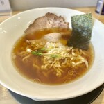 自家製麺 鶏そば 4x4 - 鶏そば（黒）手揉み麺
