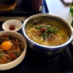 韓豚屋 有楽町店 - 