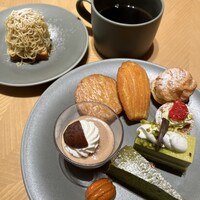 ブッフェアンドカフェ スロープサイドダイナー ザクロ - 