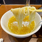 らぁめん 信 - 酸味と風味がクッキリとしたシークワーサー果汁がピッタリです