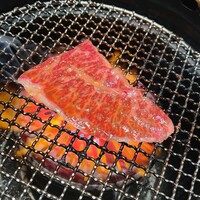 焼肉 よいん - サーロインを乗っけました