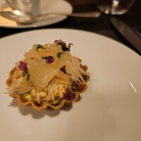 MAISON MARUNOUCHI - 毛ガニのタルト アボカド ハラペーニョ