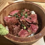 ビストロ炭焼肉酒場 チキンレッグ - 