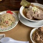 イナリ食堂 - 半ラー半チャー半もつ煮、Bセット