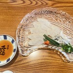みよし - ふぐ刺の醤油皿には店名
