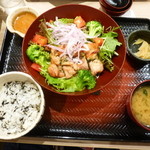 大戸屋 - 炭火焼バジルチキン定食