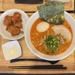じげもんちゃんぽん - 濃厚背脂辛味噌味玉らぁ麺Bセット(唐揚げ)/¥1,300