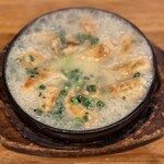 黄金鉄鍋餃子 HUG - 