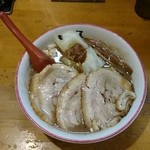 ラーメン きら星 - とんこつらーめん
      トッピング チャーシュー。