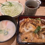 名代とんかつ かつくら - ロースかつ重