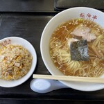 中華料理 松陽亭 - ラーメン半炒飯セット950円