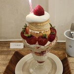 cafe days - こちらは1月中旬にいただいた周年記念のパフェですっ( *´艸｀)