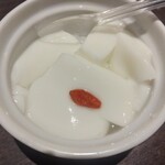 2000円 食べ放題飲み放題 居酒屋 おすすめ屋 - 杏仁豆腐(2025.2.1)