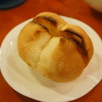 Paradhio - 丸いパンのバタートースト（これ美味しいです）