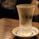 あお - 「黒龍」
            この日本酒は美味しいですね♪
            スルスル入っていきます…