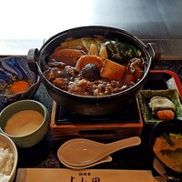 松阪牛 よし田 - 黒毛和牛のすき焼き御膳：1,600円