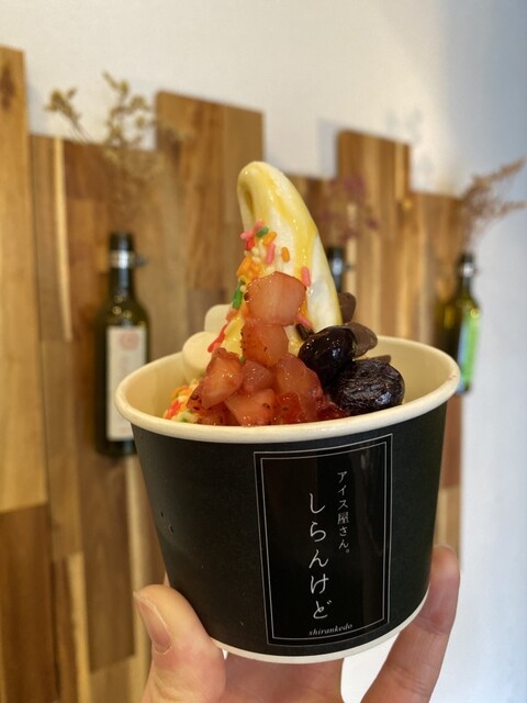 アイス屋さん しらんけど （【旧店名】URBANHOOD CAFE） - 津久野