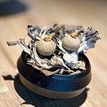 レスピラシオン - ❸舞茸（3種類の料理）
      ・舞茸のサブレ〜舞茸をパウダーに練り込み、七面鳥レバーとオレンジの皮を添えて　