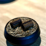 レスピラシオン - ⓯プティフール（4種）
      ・加賀棒茶、黒ごま、80%ハイカカオのクッキー