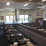 餃子の王将 - 店内キレイです。