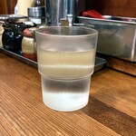 横浜家系ラーメン 三郷家 - 水。