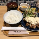 津田屋食堂 - ご飯：銀シャリ