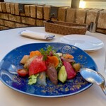 アマルフィイ デラセーラ - ★小田原漁港直送 
      鮮魚のカルパッチョ 季節のフルーツ
      この日の鮮魚は確か...スズキとマグロ（キハダかな？）
      季節のフルーツは...
      絶景で頭いっぱいで写真見ても思い出せない
      ꉂꉂ(ˊᗜˋ*)w