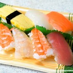 デイリーポート新鮮館 - 料理写真:安価な握りおもちゃ寿司(笑)