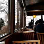 東 - 昔はドライブイン的な存在だったのかな