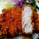 東 - かなり厚めのカツ