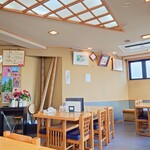 やぶ善 - 店内中央。