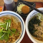 山田うどん - 料理写真: