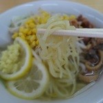 ゑびすや - 麺は市販っぽい