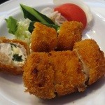 和みごはん　とうふや豆蔵 - もめん豆腐・大葉・チーズが挟まれています