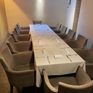 貸切は7名様〜16名様まで承っております。