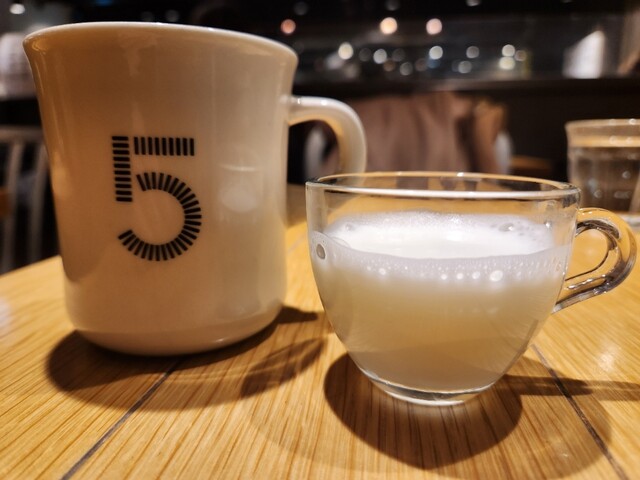 5 CROSSTIES COFFEE エキュートエディション横浜店 （ファイブ