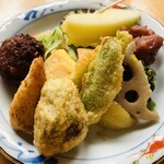 山崎 - 前菜（肉団子、酢物、金時豆、卵焼きなど盛り沢山）
