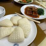 会楽園 - 豚の角煮は蒸しパンにはさみ長崎名物の豚の角煮まんにしていただきました。