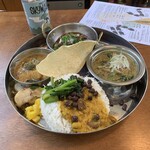 BLOCK HOUSE 水曜カレー - 