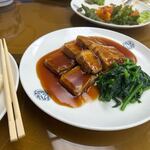 会楽園 - 肉料理は豚の角煮。