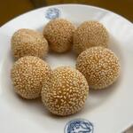 会楽園 - 最後は胡麻団子のデザートをいただいて長崎でのランチは終了です。