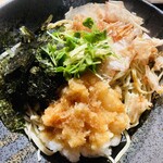 山崎 - 大根おろし、かいわれ、かつお節、味付き海苔