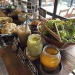 来隣 - ブッフェ台