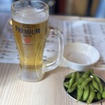 ビーフキッチンスタンド - 生ビール，チャージ（お代り自由の枝豆）