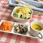花・ふらんす食堂やまもと - 定食：サラダ・野菜のお惣菜３種